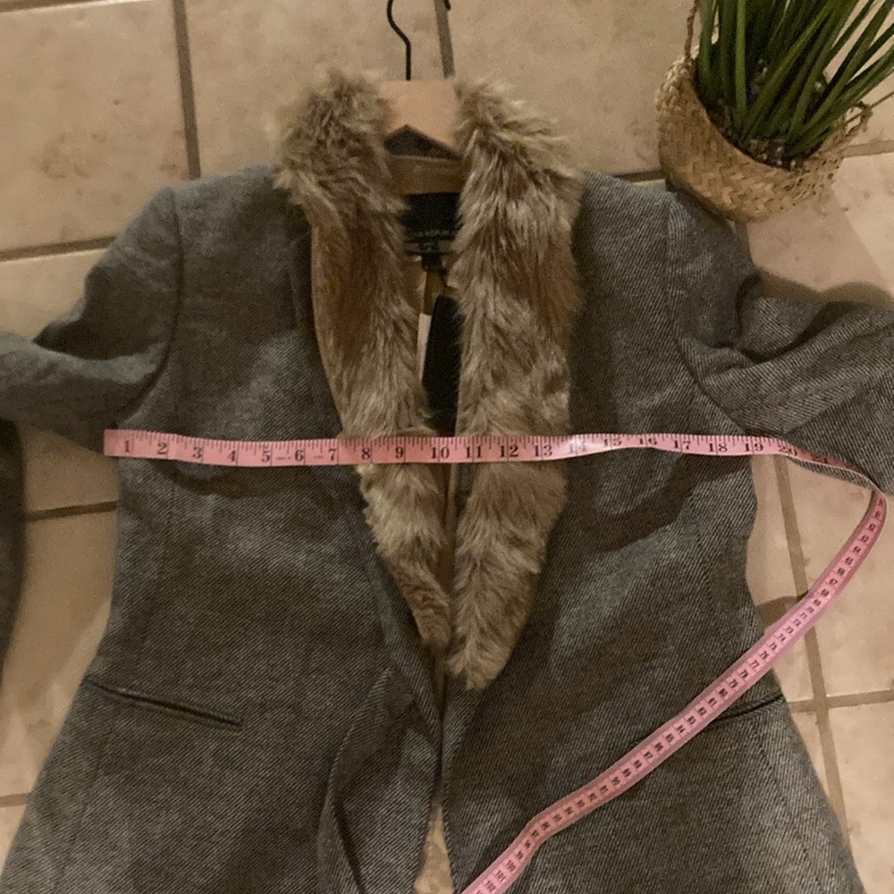 Banana Republic Gray Herringbone Blazer with Faux Fur Trim - Picture 8 of 12